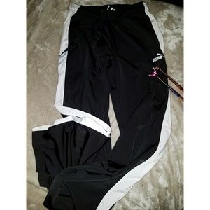 🦄 Puma track pants